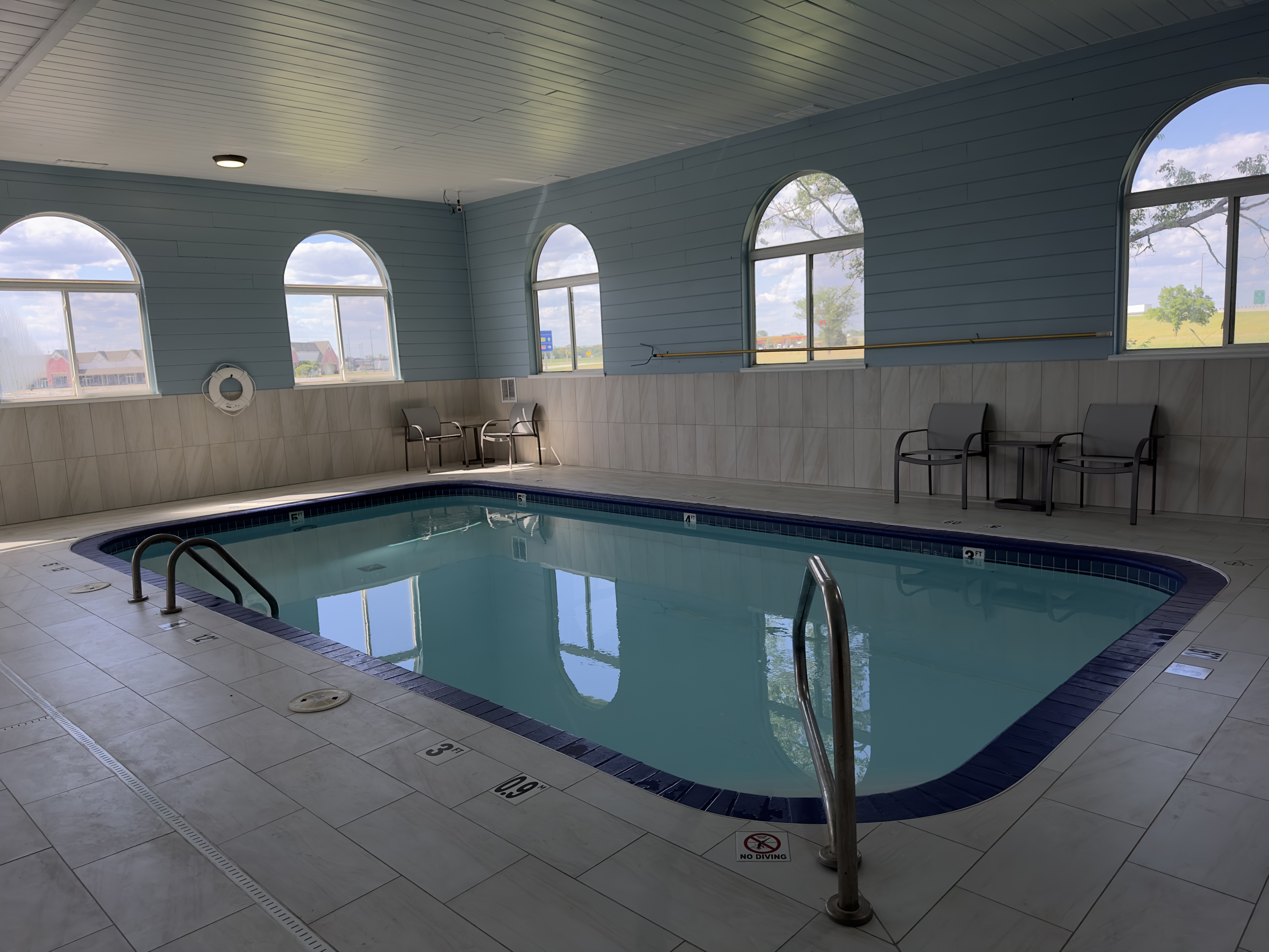 Holiday Inn Express, Tuscola, IL - Image 15