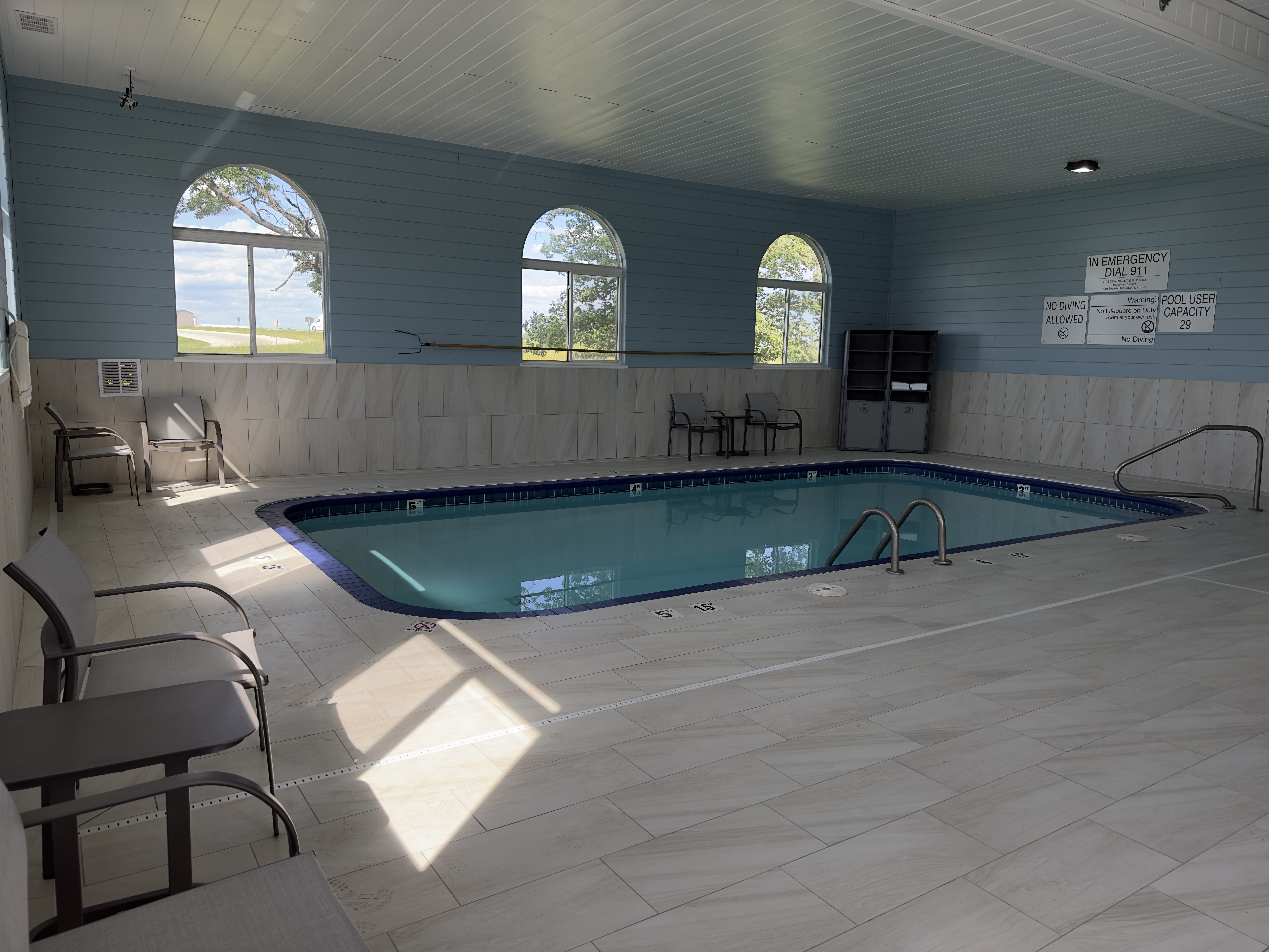 Holiday Inn Express, Tuscola, IL - Image 17