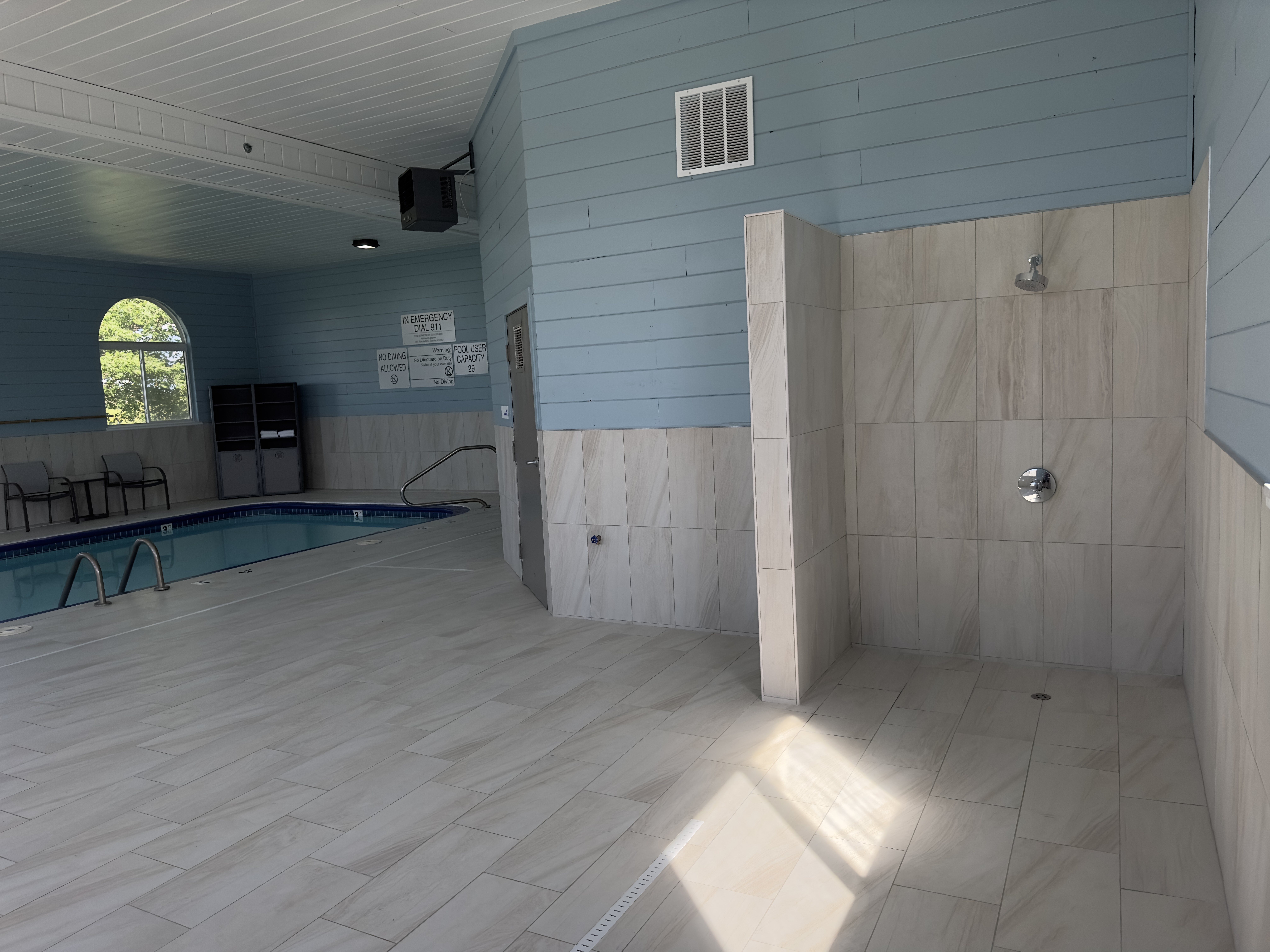 Holiday Inn Express, Tuscola, IL - Image 18