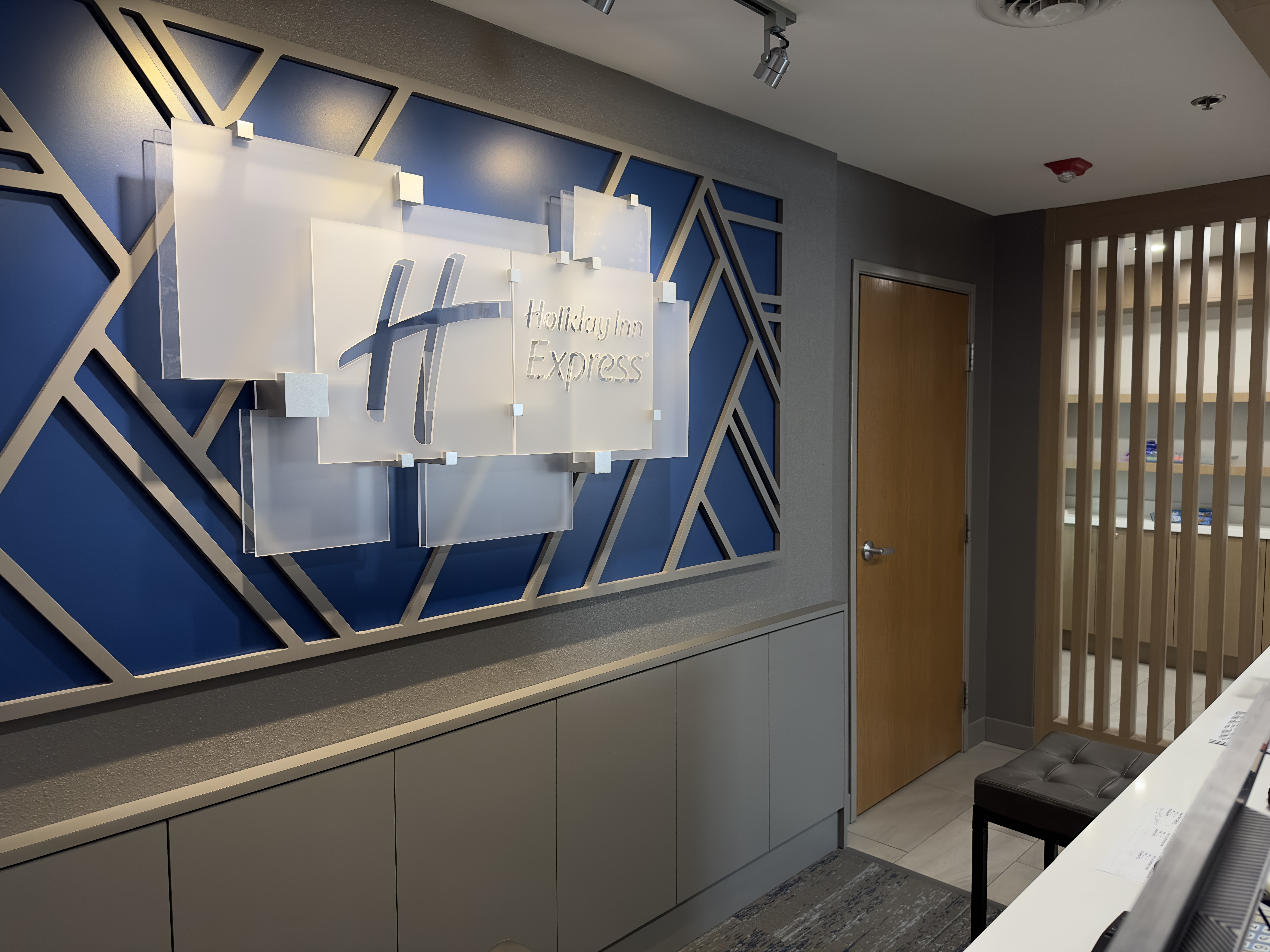 Holiday Inn Express, Tuscola, IL - Image 23