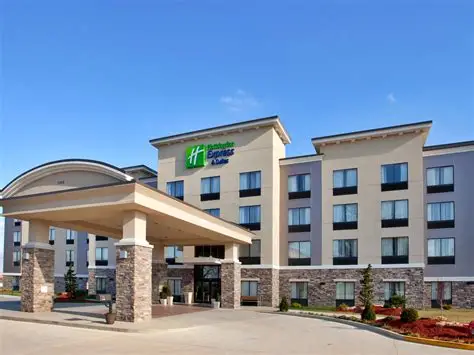 Holiday Inn Express & Suites Festus, MO