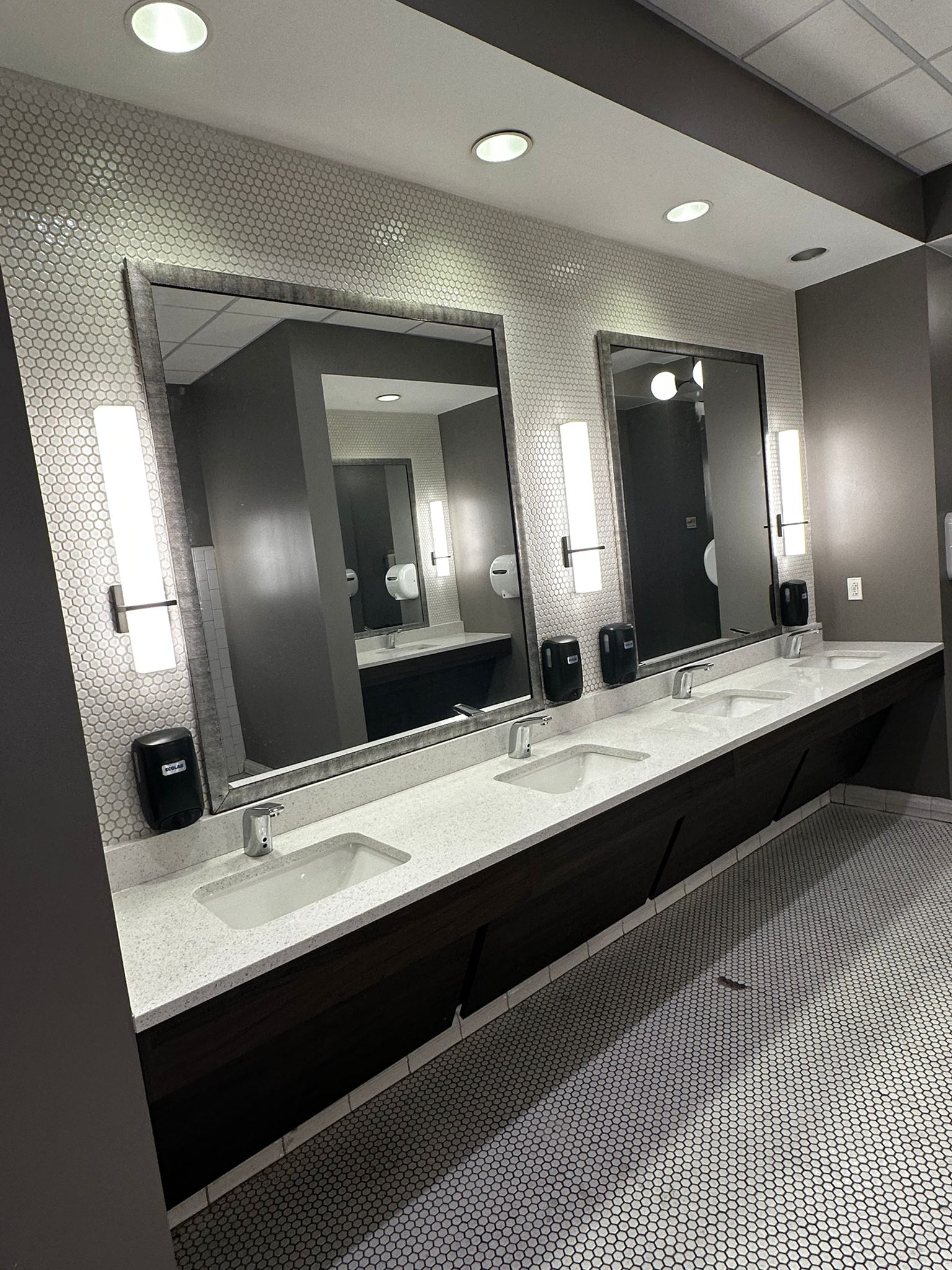 Wild Rose Casino And Hotel Clinton - Image 5